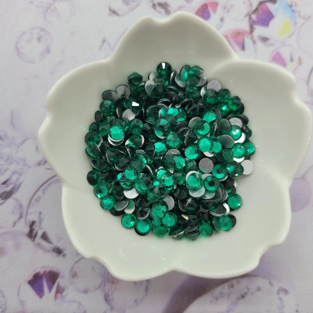 Nail rhinestone press hues-KiraKira™ Glass Rhinestones - GREEN ZIRCON