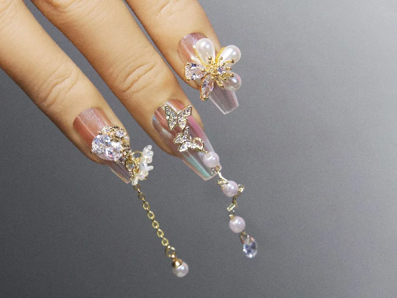 Nail art decoration spiral-Butterfly Gold Zircon Nail Dangle