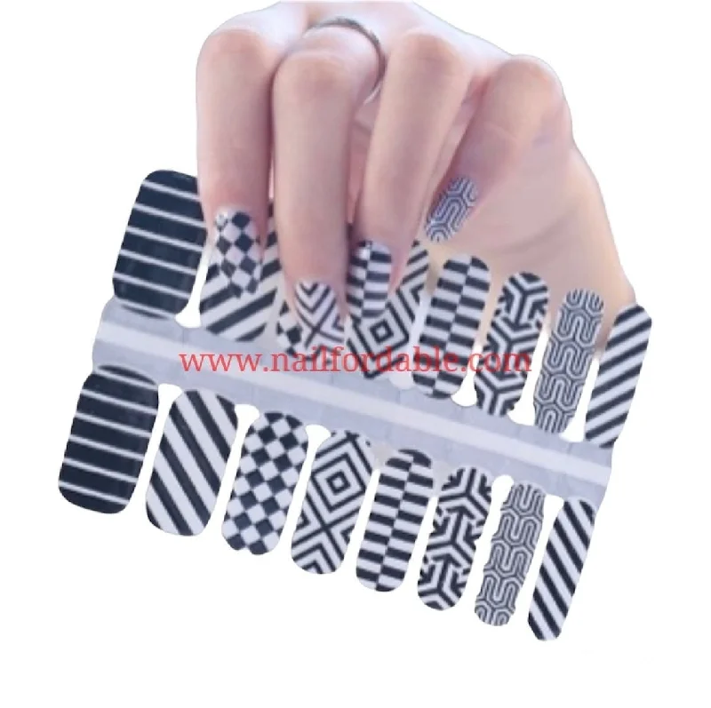 nail repair with favored-care-care kit-Geometric lines and patterns