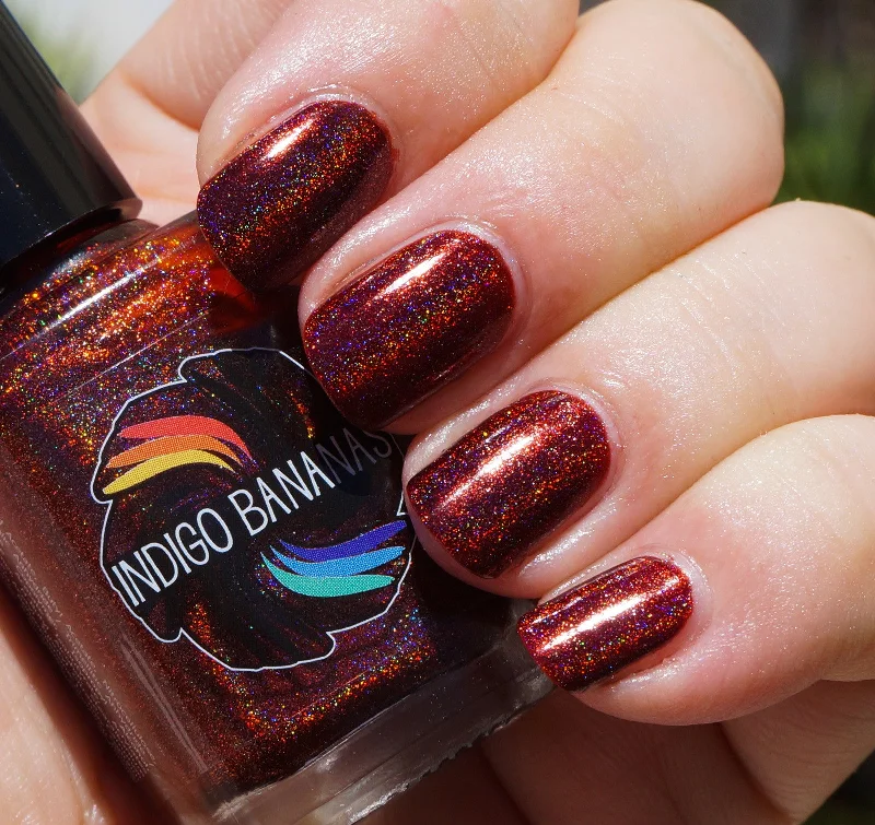 nail polish glaze coat-Synonym Bun - warm brown / red-brown linear holographic